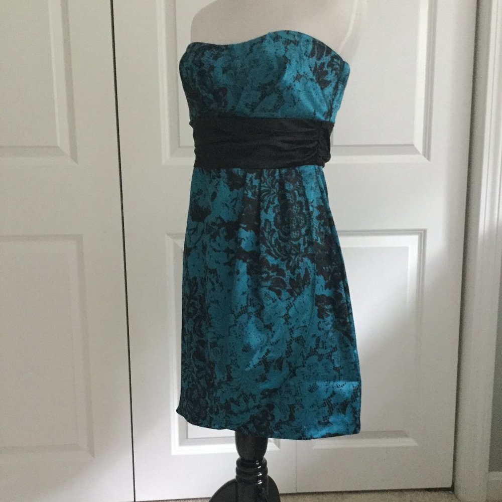 Turquoise and Black strapless semi-formal homecoming dress